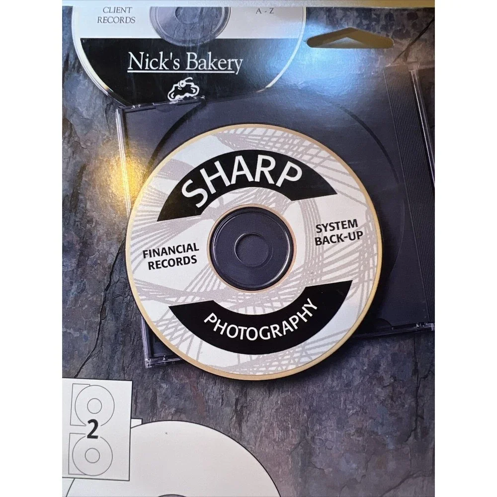 Avery - Matte White CD/CD-R Labels - For Laser Printers - 5824 - 31 labels